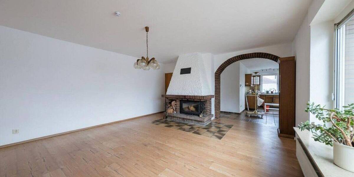 Mehrfamilienhaus, Wohnhaus Varel - 7 Zimmer, 212 m&sup2;, 339.000&euro; | Angebot:26070425