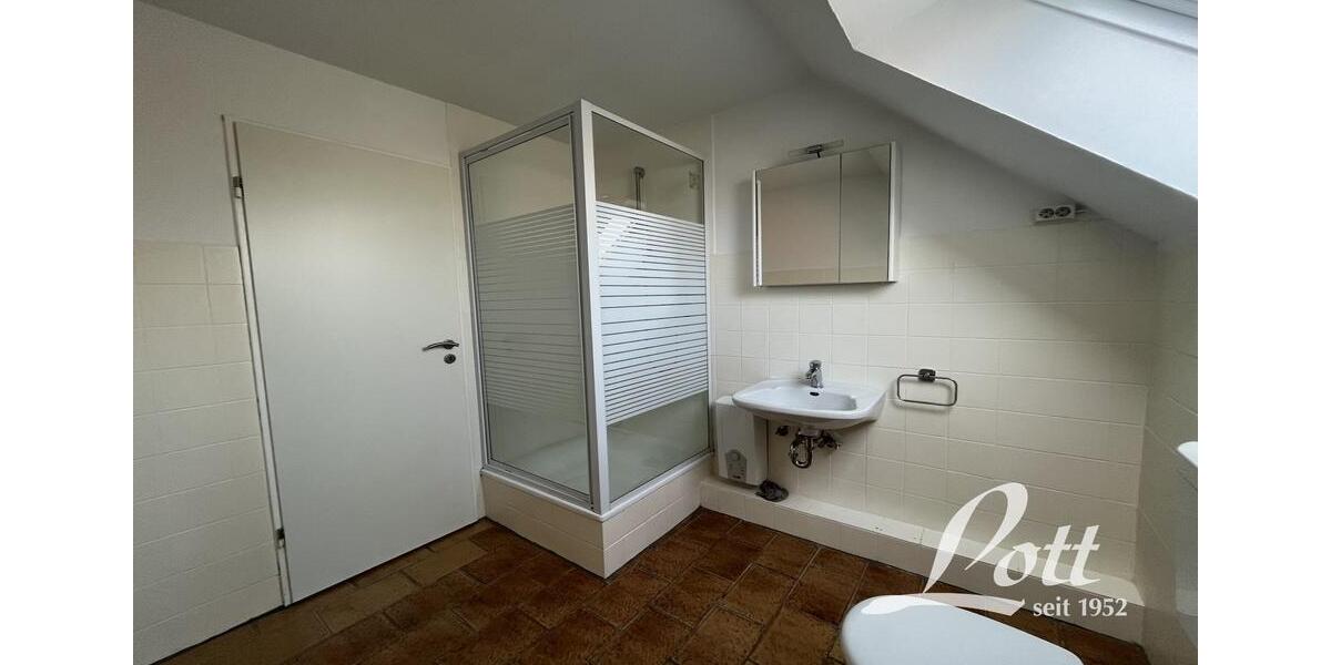 Dachgeschoßwohnung Apen - 2 Zimmer, 53 m&sup2;, 300&euro; | Angebot:25646535