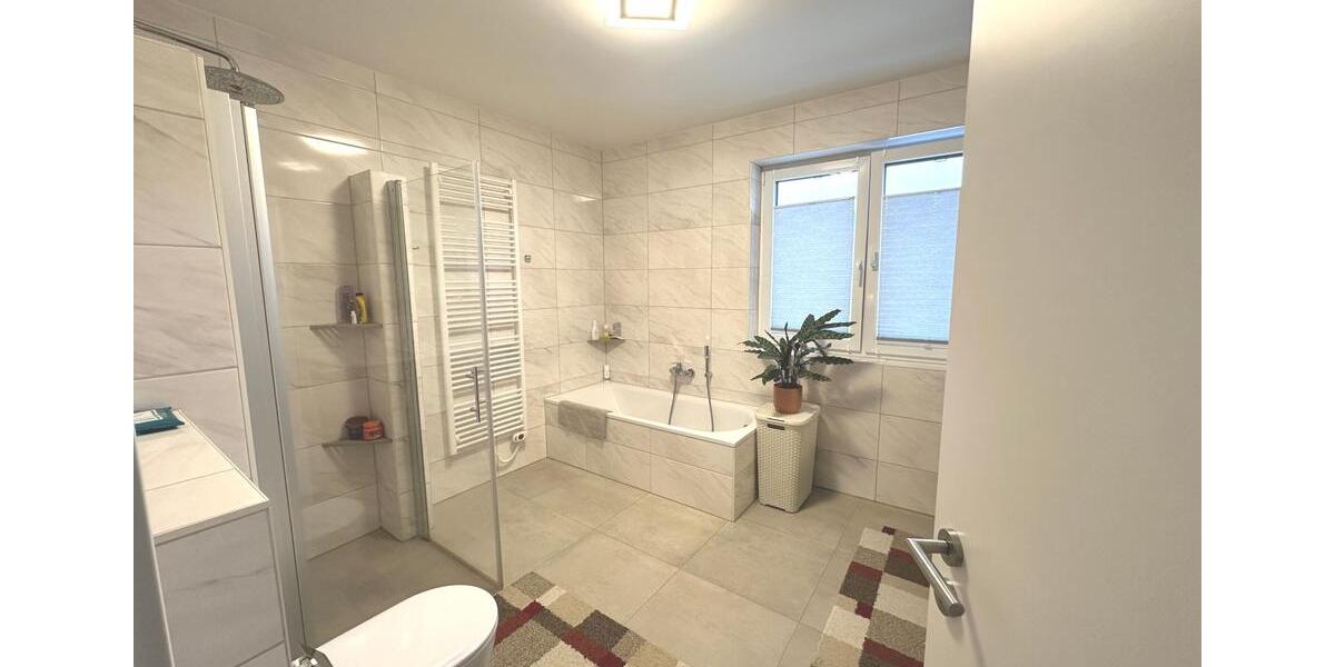 Reihenhaus Oldenburg Eversten - 5 Zimmer, 144 m&sup2;, 1.800&euro; | Angebot:24816573