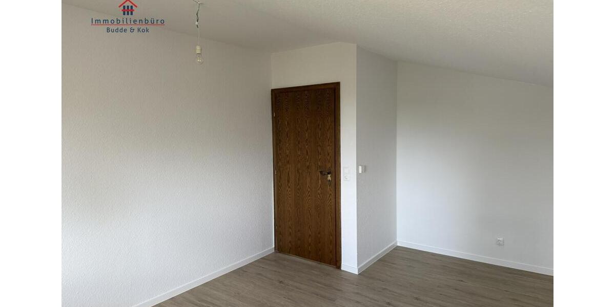 Doppelhaushälfte Friesoythe - 7 Zimmer, 233 m&sup2;, 1.500&euro; | Angebot:26247200