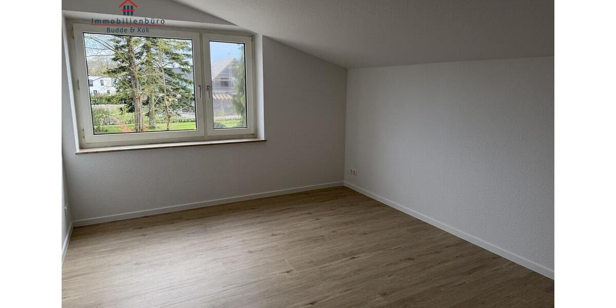 Doppelhaushälfte Friesoythe - 7 Zimmer, 233 m&sup2;, 1.500&euro; | Angebot:26247200