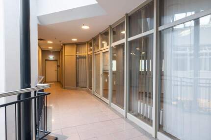 *** BÜRO oder PRAXISFLÄCHEN - BARRIEREFREI durch PERSONENAUFZUG im 1 OG *** 5 zimmer