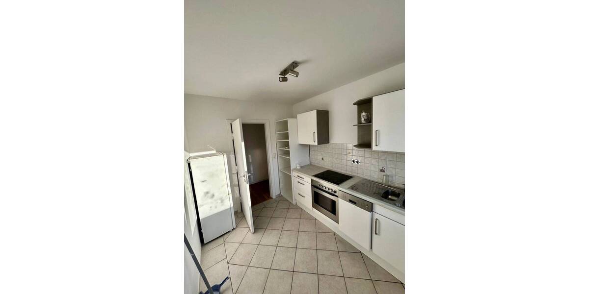 Attraktives 12-Familienhaus in begehrter UNI-LAGE ! Solides Investment mit Entwicklungspotenzial ! 3 zimmer