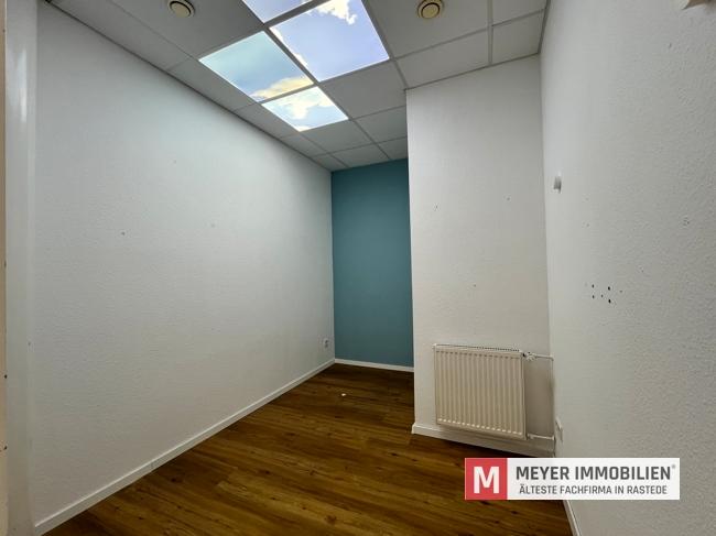 Büro- Praxisfläche in 1A Werbelage von Ofen (Obj.-Nr.: 6549) zimmer