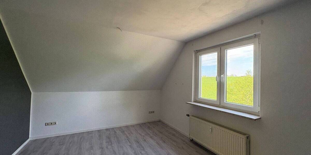 Mehrfamilienhaus, Wohnhaus Berne Ranzenbüttel - 7 Zimmer, 326 m&sup2;, 349.000&euro; | Angebot:25742327