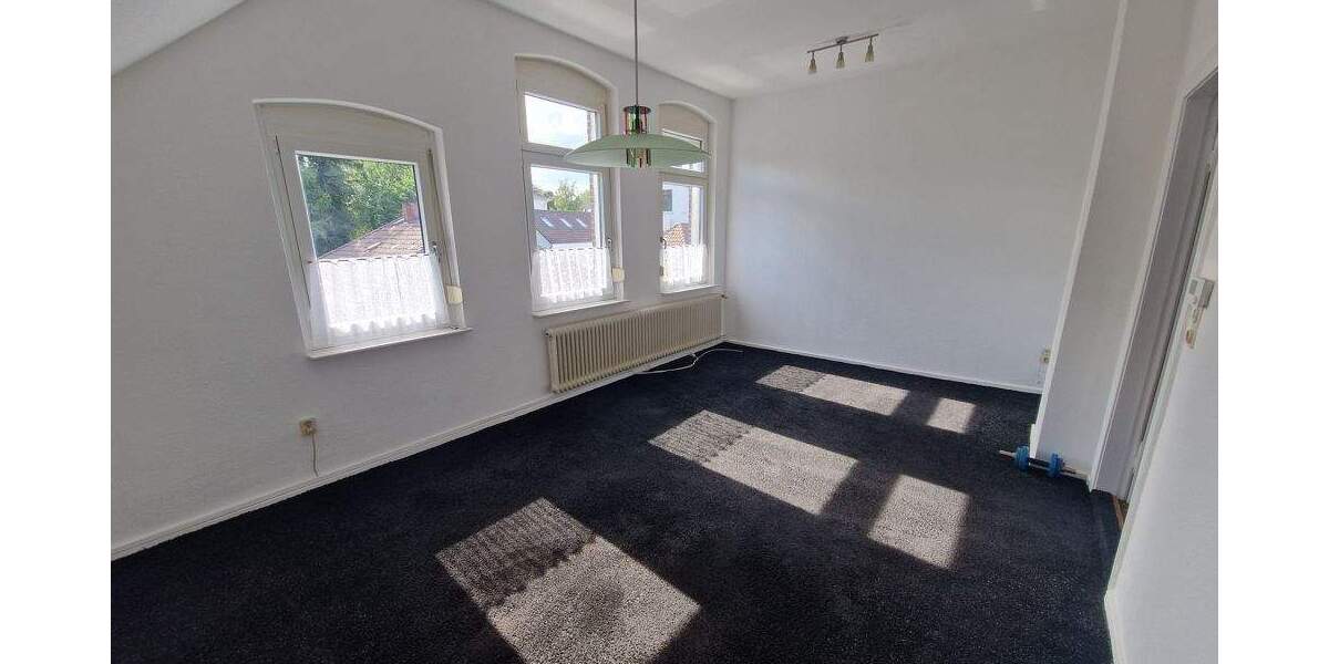 Etagenwohnung Varel - 3 Zimmer, 75 m&sup2;, 525&euro; | Angebot:24872709