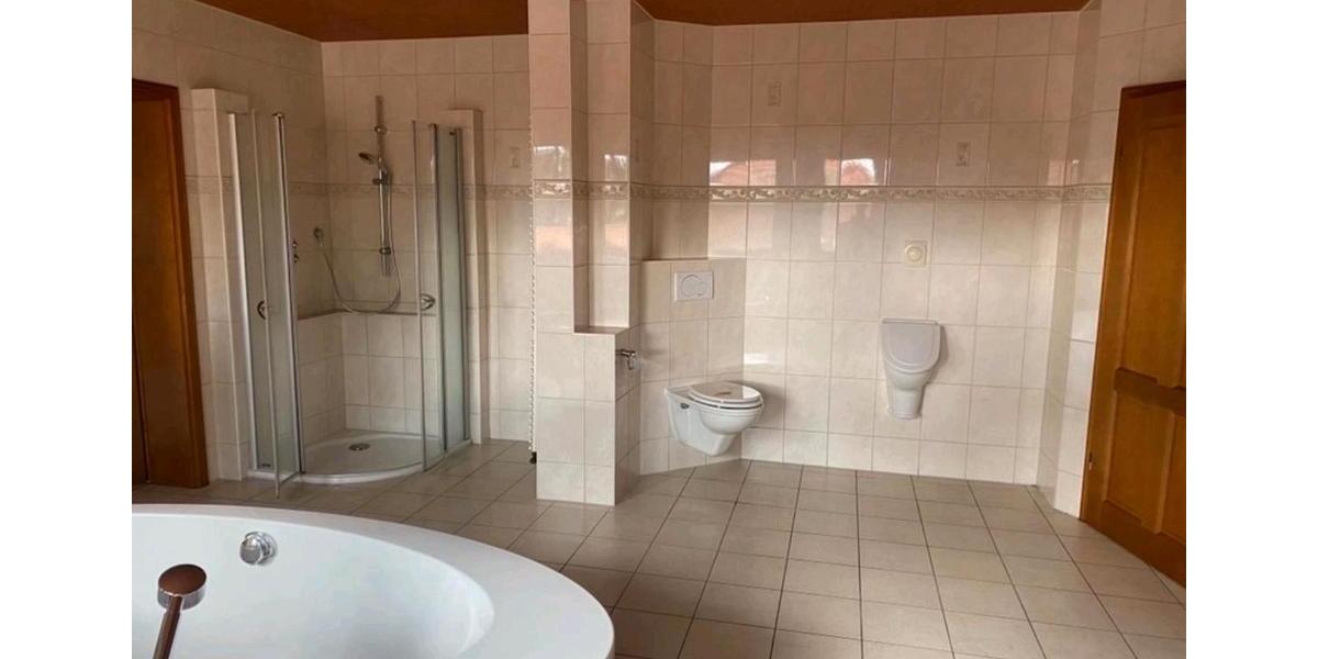 Dachgeschoßwohnung Friesoythe - 5 Zimmer, 160 m&sup2;, 1.450&euro; | Angebot:26499206