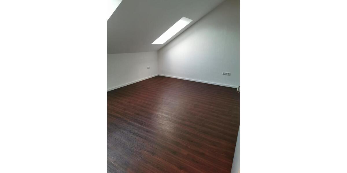 Dachgeschoßwohnung Oldenburg Bloherfelde - 3 Zimmer, 70 m&sup2;, 630&euro; | Angebot:26252514