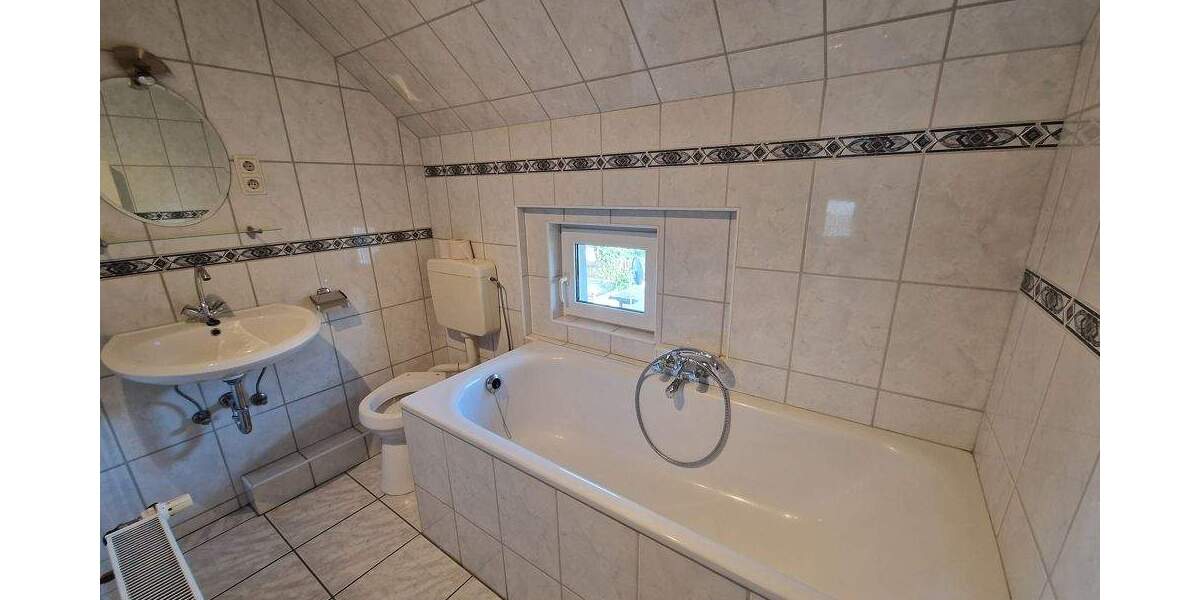 Etagenwohnung Varel - 3 Zimmer, 75 m&sup2;, 525&euro; | Angebot:24872709