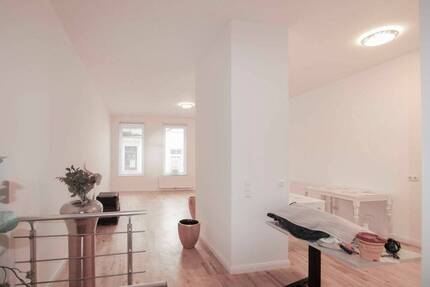 Aufgepaßt!!! Sanierte Innenstadtwohnung, unterschiedlich nutzbar (Büro Praxis oder Wohnung) 2 zimmer