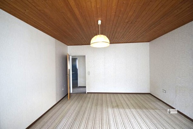 EFH für eine 4 köpfige Familie + Garage + Wintergarten + ausbaubares DG + Garten 3 zimmer