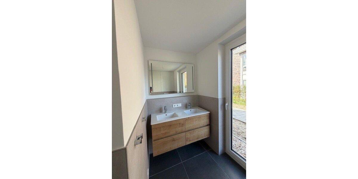 Erdgeschoßwohnung Bad Zwischenahn - 4 Zimmer, 93 m&sup2;, 1.345&euro; | Angebot:26330518