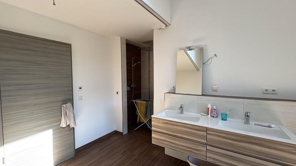 Bauernhaus, Landhaus Rastede - 4 Zimmer, 280 m&sup2;, 1.350.000&euro; | Angebot:26755088