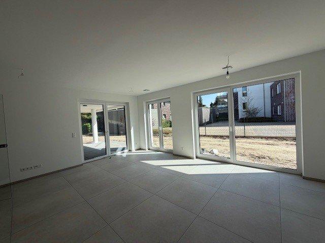Erdgeschoßwohnung Bad Zwischenahn - 3 Zimmer, 92 m&sup2;, 1.330&euro; | Angebot:26330517