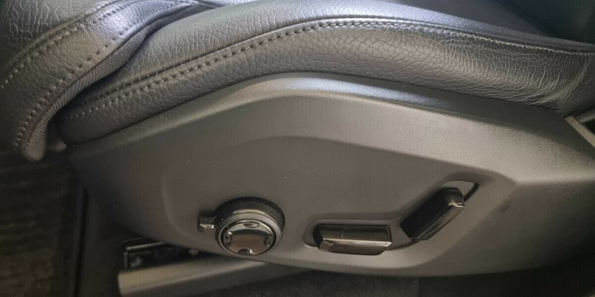 Volvo XC90 ThorsHammer Leder-Sport Memory APP AHK 7-Si 75.900 km 41.900 € Garrel 49681